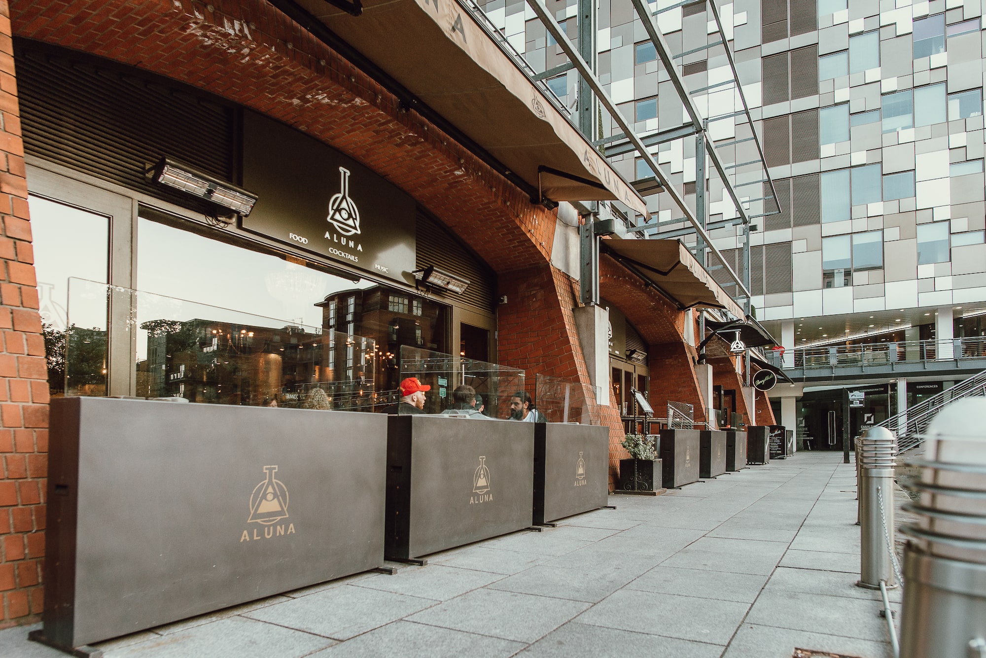 Cocktail masterclass at Aluna